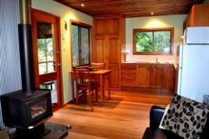 Waterfall Hideout-Rainforest Cabin for Couples - Accommodation NT